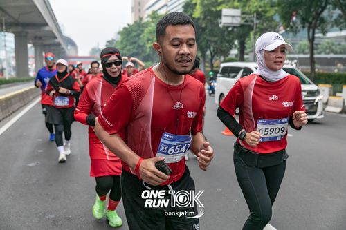Race photo from ONE RUN 10 K