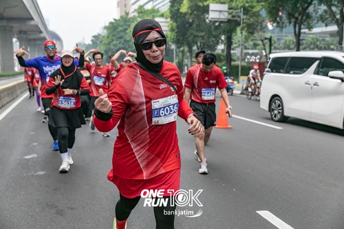 Race photo from ONE RUN 10 K