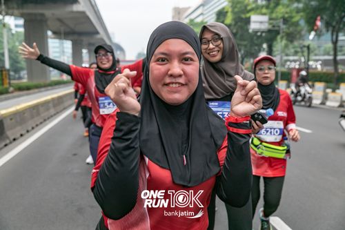 Race photo from ONE RUN 10 K