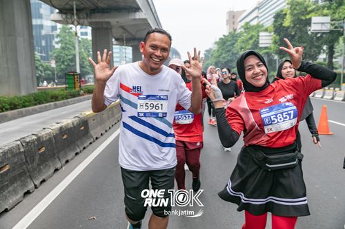 Race photo from ONE RUN 10 K