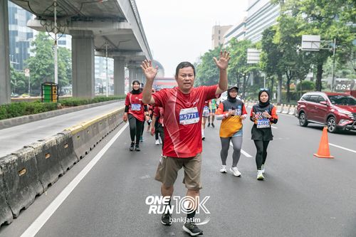 Race photo from ONE RUN 10 K