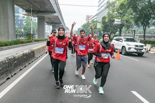Race photo from ONE RUN 10 K