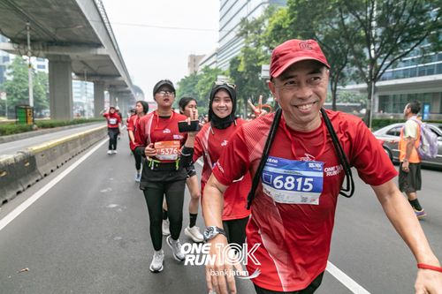 Race photo from ONE RUN 10 K
