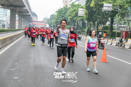 Race photo from ONE RUN 10 K