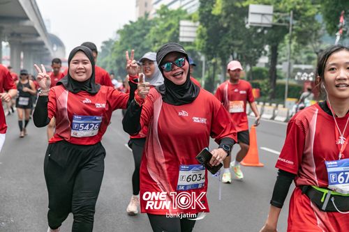 Race photo from ONE RUN 10 K