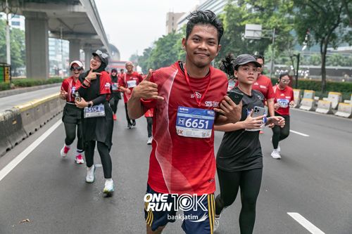 Race photo from ONE RUN 10 K