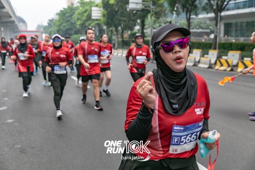 Race photo from ONE RUN 10 K
