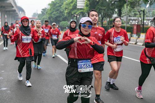 Race photo from ONE RUN 10 K