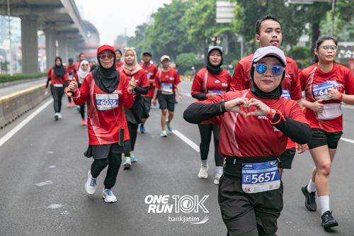 Race photo from ONE RUN 10 K