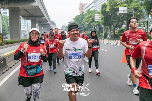 Race photo from ONE RUN 10 K