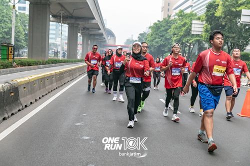 Race photo from ONE RUN 10 K