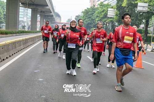 Race photo from ONE RUN 10 K