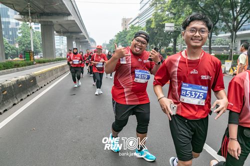 Race photo from ONE RUN 10 K