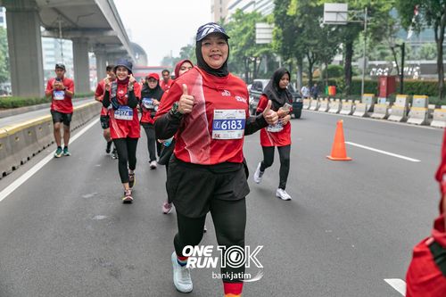 Race photo from ONE RUN 10 K
