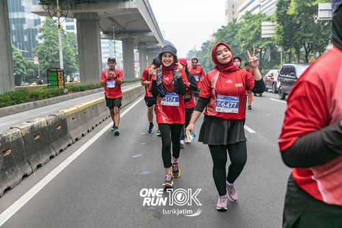 Race photo from ONE RUN 10 K
