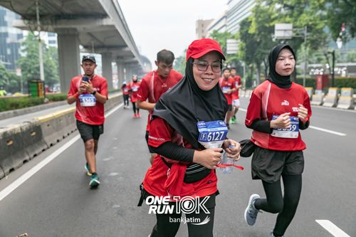 Race photo from ONE RUN 10 K