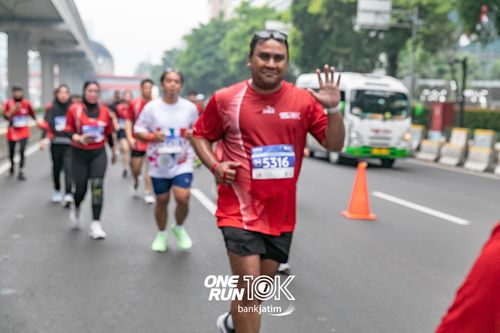 Race photo from ONE RUN 10 K