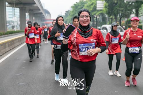 Race photo from ONE RUN 10 K