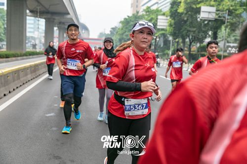 Race photo from ONE RUN 10 K