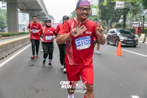 Race photo from ONE RUN 10 K