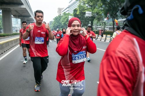 Race photo from ONE RUN 10 K