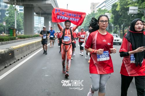 Race photo from ONE RUN 10 K