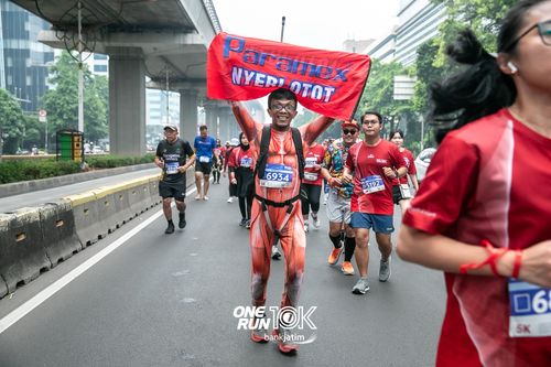 Race photo from ONE RUN 10 K