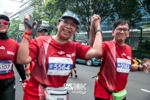 Race photo from ONE RUN 10 K