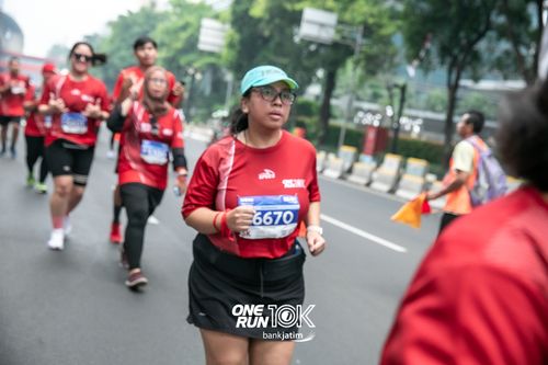 Race photo from ONE RUN 10 K