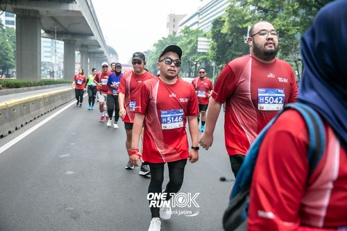 Race photo from ONE RUN 10 K