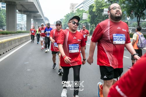 Race photo from ONE RUN 10 K
