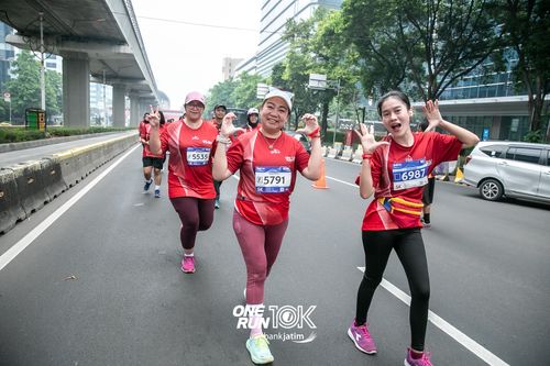 Race photo from ONE RUN 10 K
