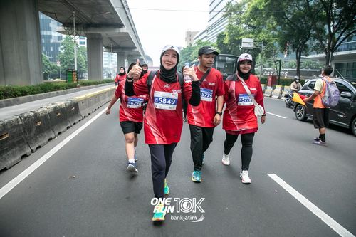 Race photo from ONE RUN 10 K