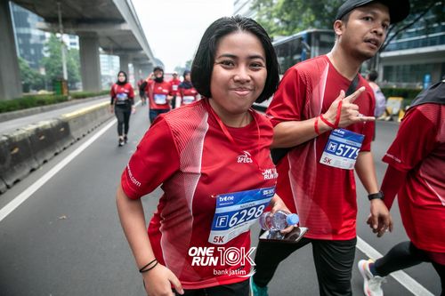 Race photo from ONE RUN 10 K