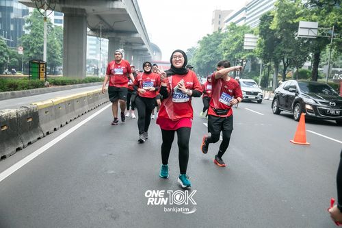 Race photo from ONE RUN 10 K