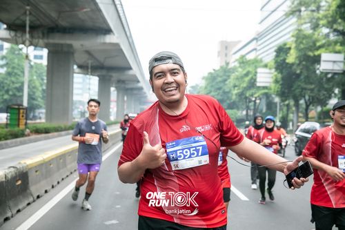 Race photo from ONE RUN 10 K