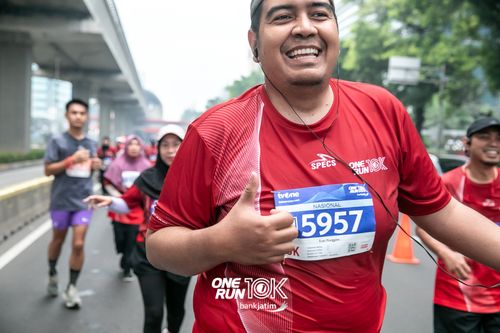 Race photo from ONE RUN 10 K