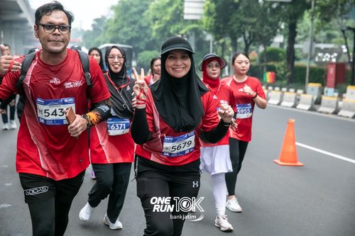 Race photo from ONE RUN 10 K