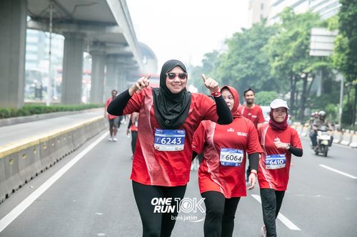 Race photo from ONE RUN 10 K