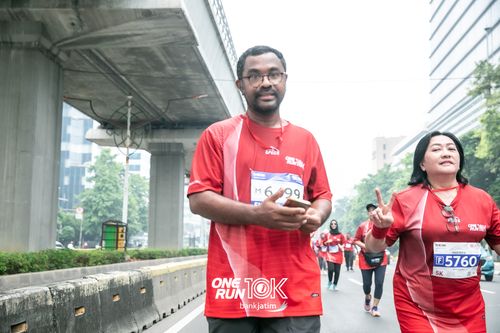 Race photo from ONE RUN 10 K