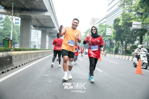 Race photo from ONE RUN 10 K