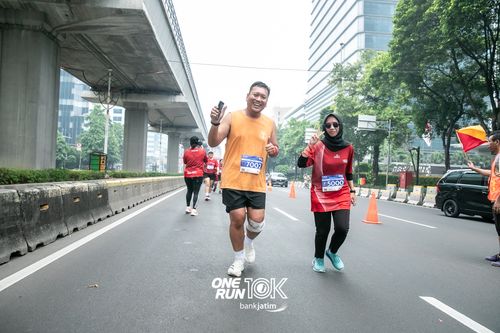 Race photo from ONE RUN 10 K