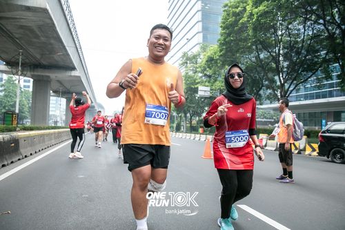 Race photo from ONE RUN 10 K