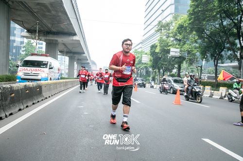 Race photo from ONE RUN 10 K