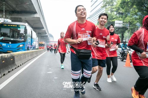 Race photo from ONE RUN 10 K