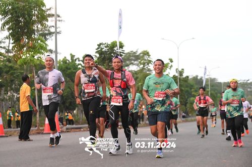 Race photo from Arutmin Borneo Run 2024