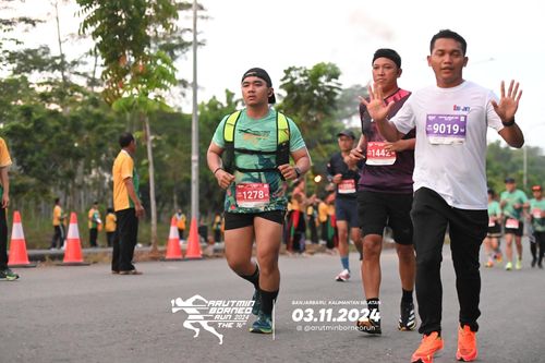Race photo from Arutmin Borneo Run 2024