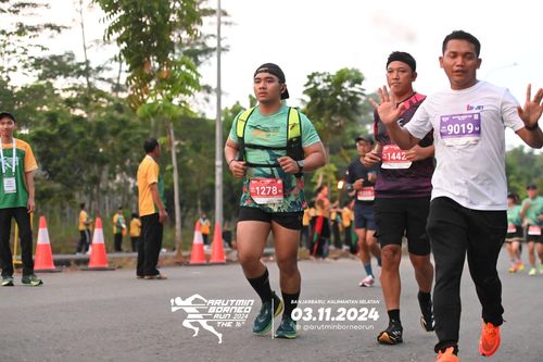 Race photo from Arutmin Borneo Run 2024