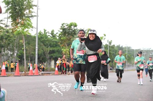 Race photo from Arutmin Borneo Run 2024