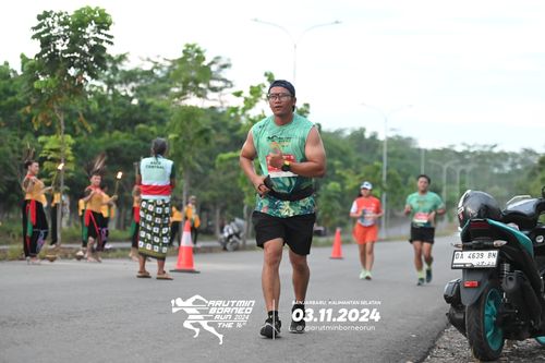 Race photo from Arutmin Borneo Run 2024
